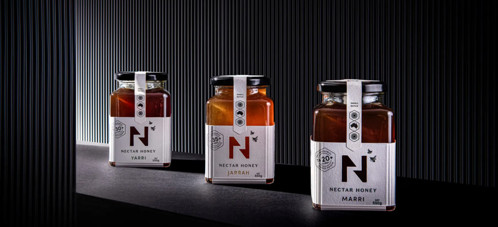Dessein 設計的 Nectar Honey 高端蜂蜜包裝設計：以極簡主義的優雅提升